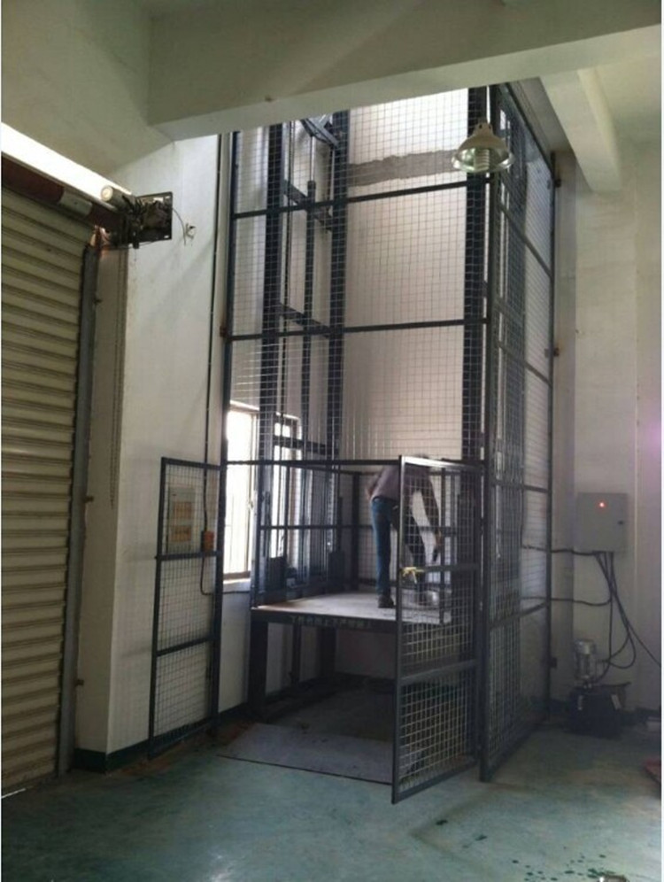 導(dǎo)軌式液壓升降機